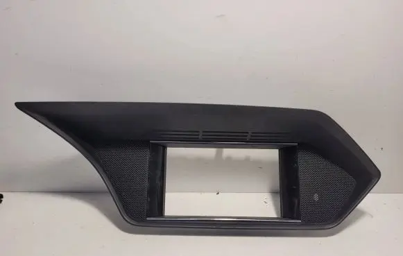 Mercedes-Benz E W212 Radio/GPS head unit trim A2126801236