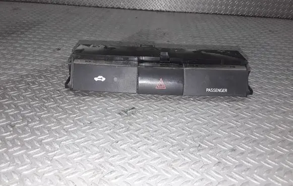 Toyota Corolla Verso AR10 Hazard light switch 153965