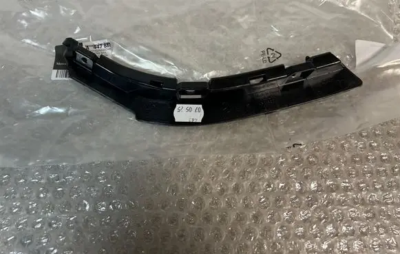 Mercedes-Benz Vito Viano W447 Front bumper mounting bracket A4478850421