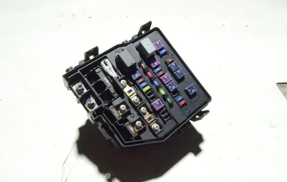 Honda Civic Fuse module 13SMJE02