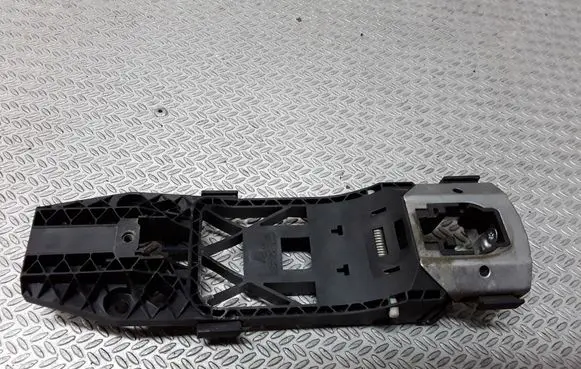 Volkswagen Jetta VI Front door exterior handle/bracket 5N0837885H