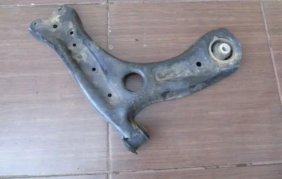 Seat Ibiza IV (6J,6P) Front lower control arm/wishbone 6R0407152F