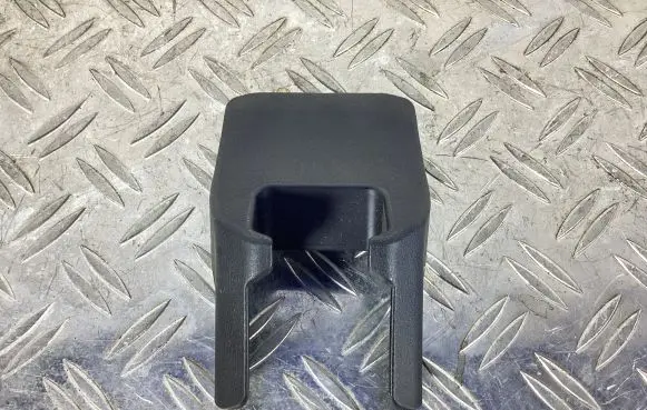 Lexus RX 450H Rear seat rail trim cover 7215748130