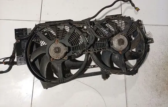 Renault Laguna I Radiator cooling fan shroud 