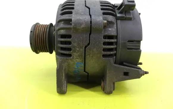 Audi A3 S3 8L Generator/alternator 0123515021