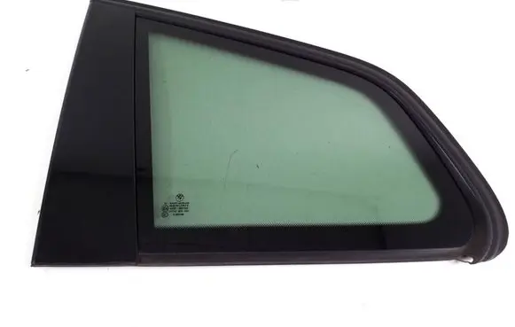 BMW X3 E83 Rear side window 3413917