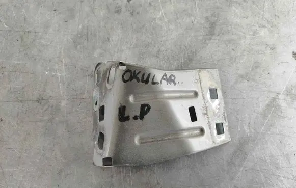 Maserati Levante Fender mounting bracket 673005624