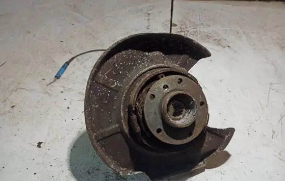 BMW 5 E60 E61 Rear wheel hub