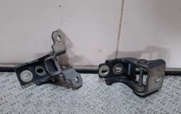 Renault Clio IV Rear door hinge set 