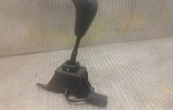 Mitsubishi Pajero Gear shift selector indicator 