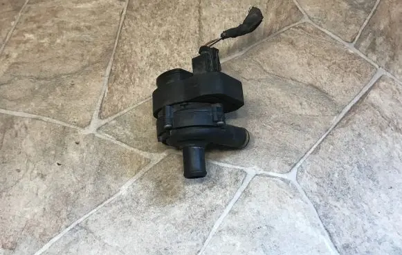 Mercedes-Benz ML W164 Electric auxiliary coolant/water pump A2118350028