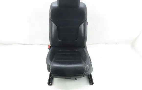 Volkswagen Touareg I Front driver seat 