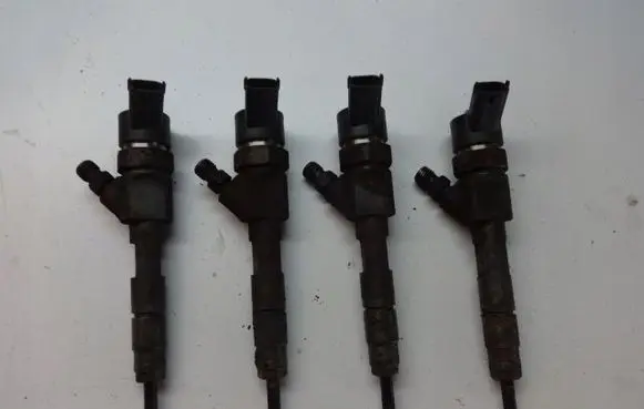 Suzuki Grand Vitara II Fuel injectors set 8200198733