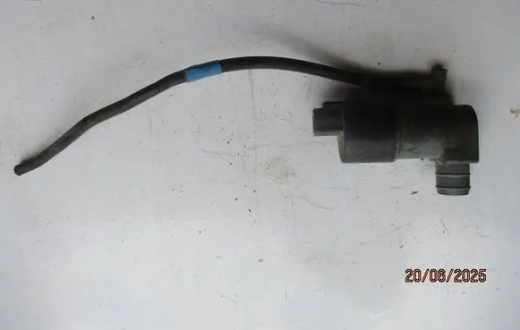 Toyota Verso Windscreen/windshield washer pump 853300D120