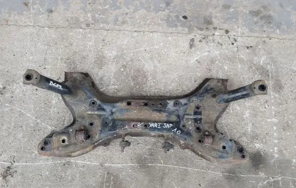 Toyota Yaris Engine mounting bracket YARISISANKIJAP