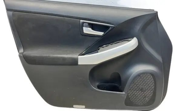 Toyota Prius (XW30) Front door card panel trim