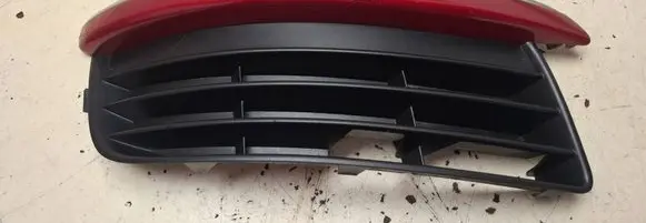 Volkswagen Jetta V Front bumper lower grill 1K0853666J