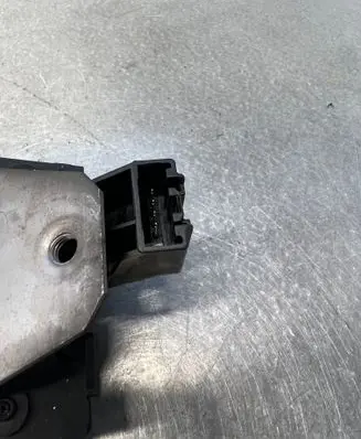 Volvo S40 Tailgate lock latch 331909