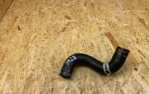Toyota Yaris XP210 Engine coolant pipe/hose 16572K0050