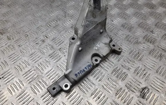 Mercedes-Benz CLS C218 X218 Engine mounting bracket A2782236304