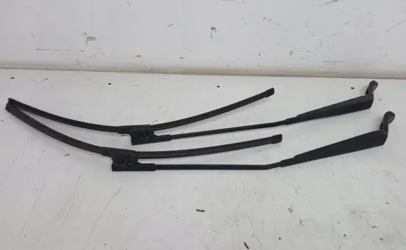 Peugeot 407 Front wiper blade arm