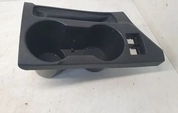 Cup holder front