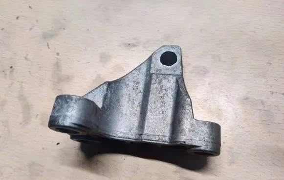 BMW 2 F45 Fuel pump bracket 8511628