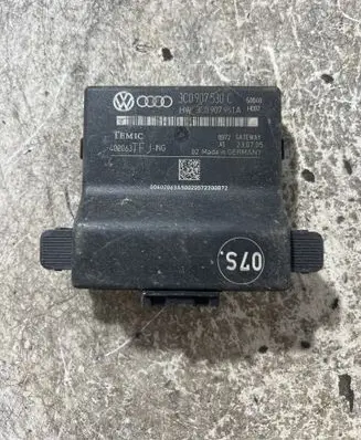 Audi A4 S4 B6 8E 8H Gateway control module 3C0907530C 3C0907951A