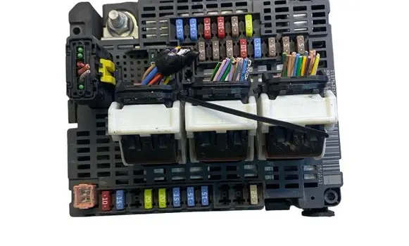 Peugeot 308 Fuse module 967491738000 214519713