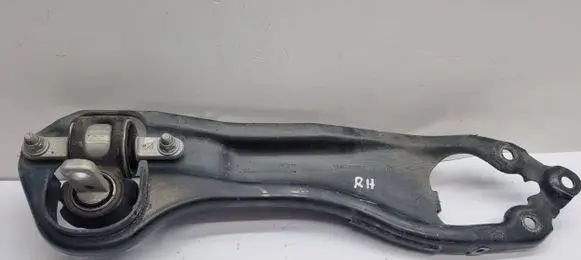 Chrysler Pacifica Rear control arm 684702989A 684702989