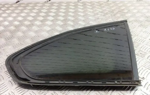 BMW X1 F48 F49 Rear side window 7406872