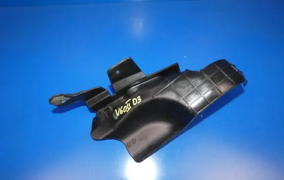 Volvo V60 Front mudguard 31497985