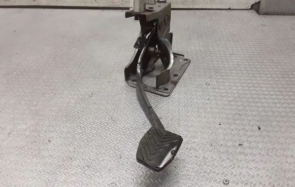 Dodge Caliber Brake pedal 