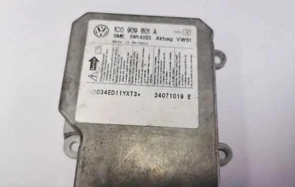 Skoda Fabia Mk2 (5J) Airbag control unit/module 1C0909601A