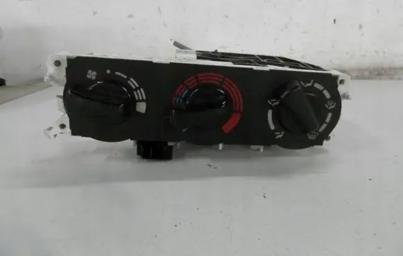 Nissan Primera Air conditioning/heating control unit 