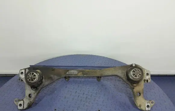 Engine mount vacuum valve
