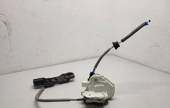 Audi Q2 - Rear door lock 4G0839015J