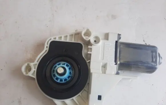 Audi A7 S7 4G Front door window regulator motor 8K0959801B