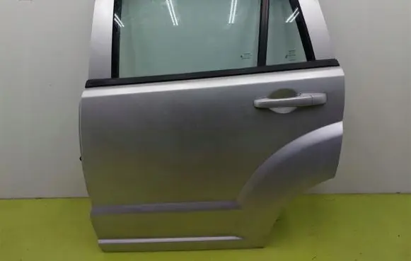 Dodge Caliber Rear door