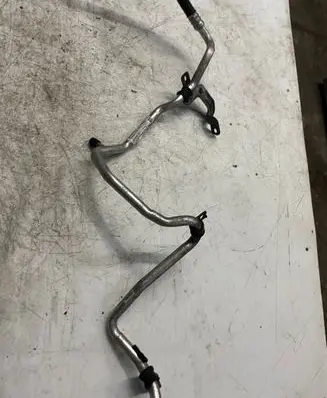 Opel Vivaro Air conditioning (A/C) pipe/hose 924804190R