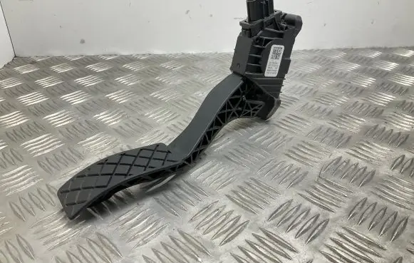 Audi Q3 F3 Accelerator throttle pedal 5Q1723503L