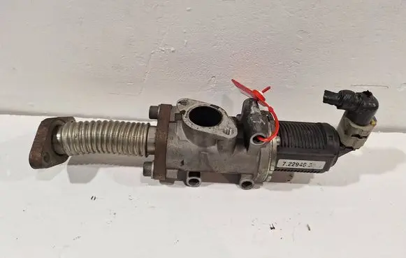 Opel Astra H EGR valve 55215032