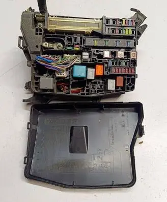Toyota Verso Fuse box cover 82662-05150