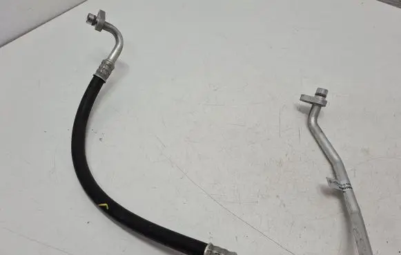 Dacia Sandero Air conditioning (A/C) pipe/hose 924901167R