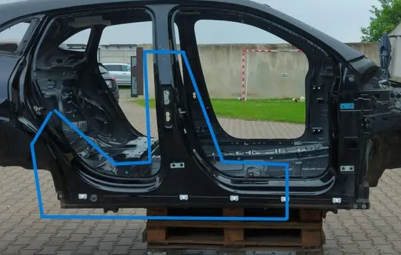 Mercedes-Benz GLA H247 Pillar (middle) 