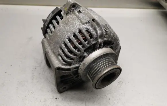 Renault Megane II Generator/alternator 8200100907