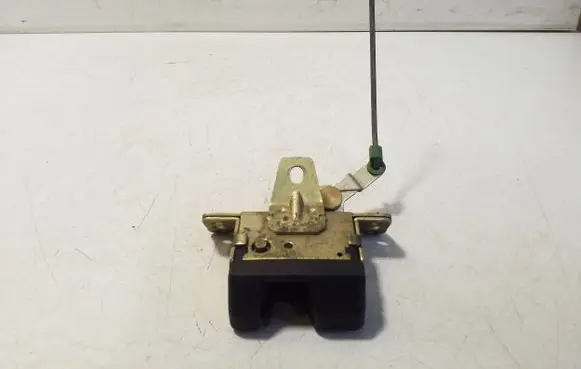 Opel Astra G Tailgate/trunk/boot lock/catch/latch 09130569