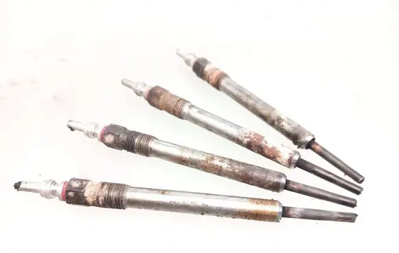 Volkswagen Caddy Glow plug 03L963319A
