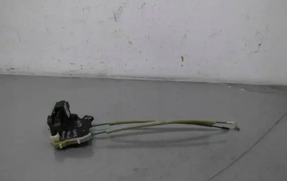 SsangYong Tivoli Front door lock