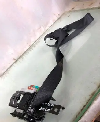 Hyundai Kona II Front seatbelt 1113832